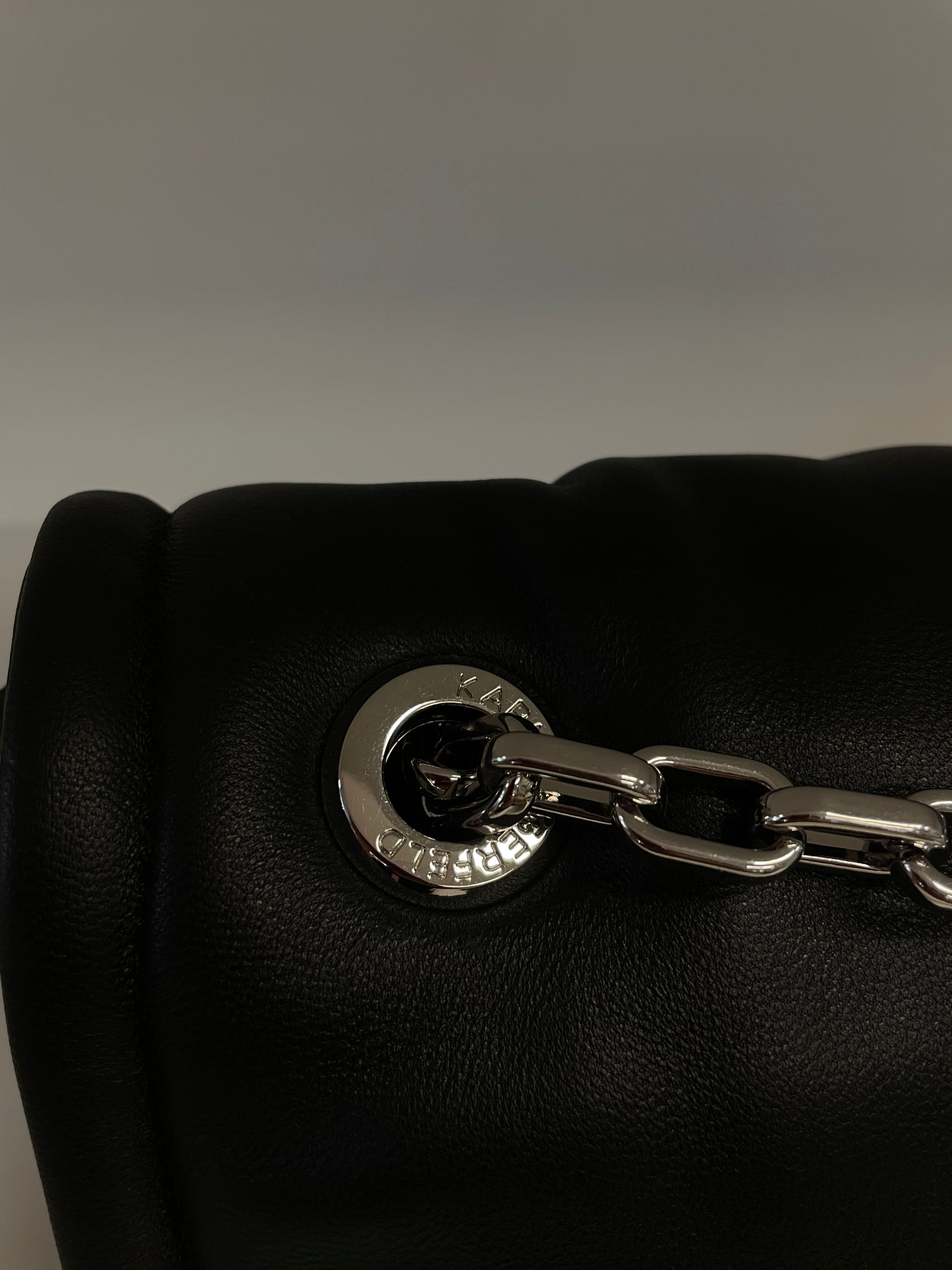BORSA A SPALLA K/AUTOGRAPH PUFFY