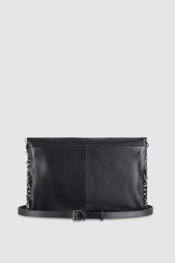 Borsa Radical Boho in pelle con piercing