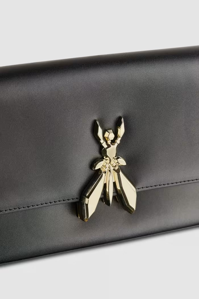 Borsa Fly in pelle con catena Patrizia Pepe